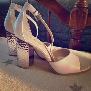 Gorgeous pale pink heels!!